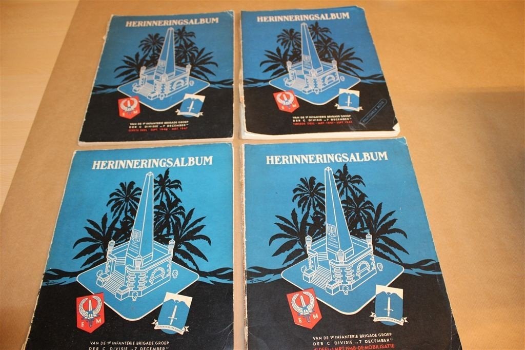 Herinneringsalbum 1e Infanterie brigadegroep. Complete set., Boeken, Geschiedenis | Vaderland, Gelezen, Ophalen of Verzenden