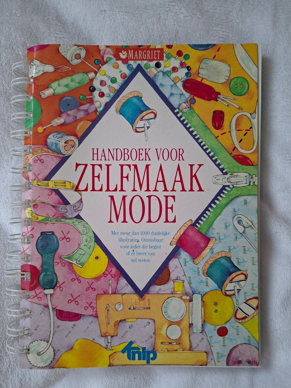 Margriet Handboek voor Zelfmaak Mode - Naaiboek, Ophalen of Verzenden, Gebruikt, Overige typen
