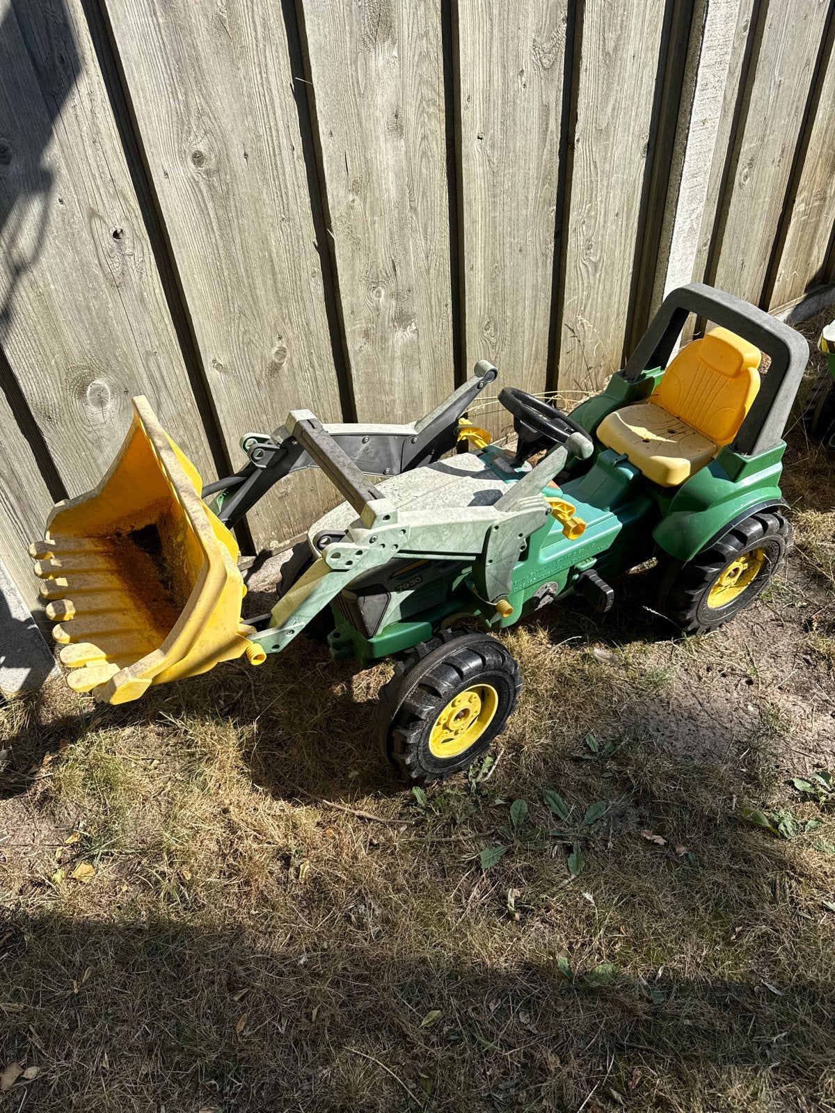 Grote groene traptractor opknapper metvoorlader en aanhanger, Kinderen en Baby's, Speelgoed | Buiten | Voertuigen en Loopfietsen