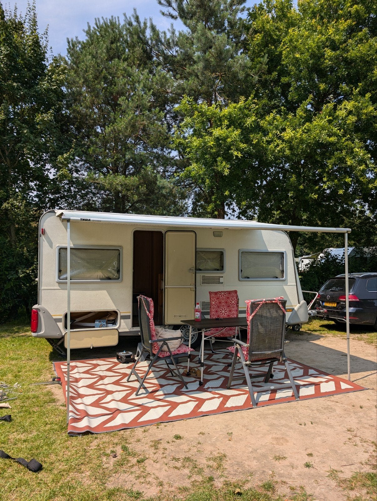 Knaus Südwind 1999 met nieuwe mover en voortent + luifel, Caravans en Kamperen, Hefbed, Koelkast, Rondzit, 750 - 1000 kg