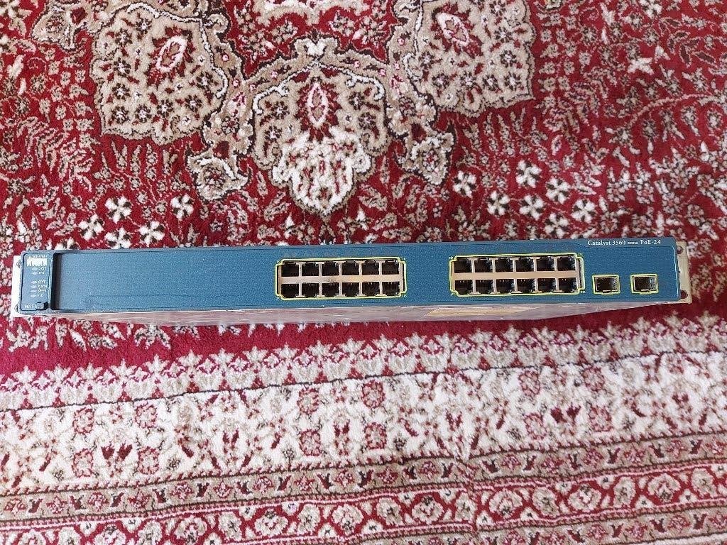 Cisco Catalist 3560, Computers en Software, Netwerk switches, Ophalen of Verzenden, Gebruikt