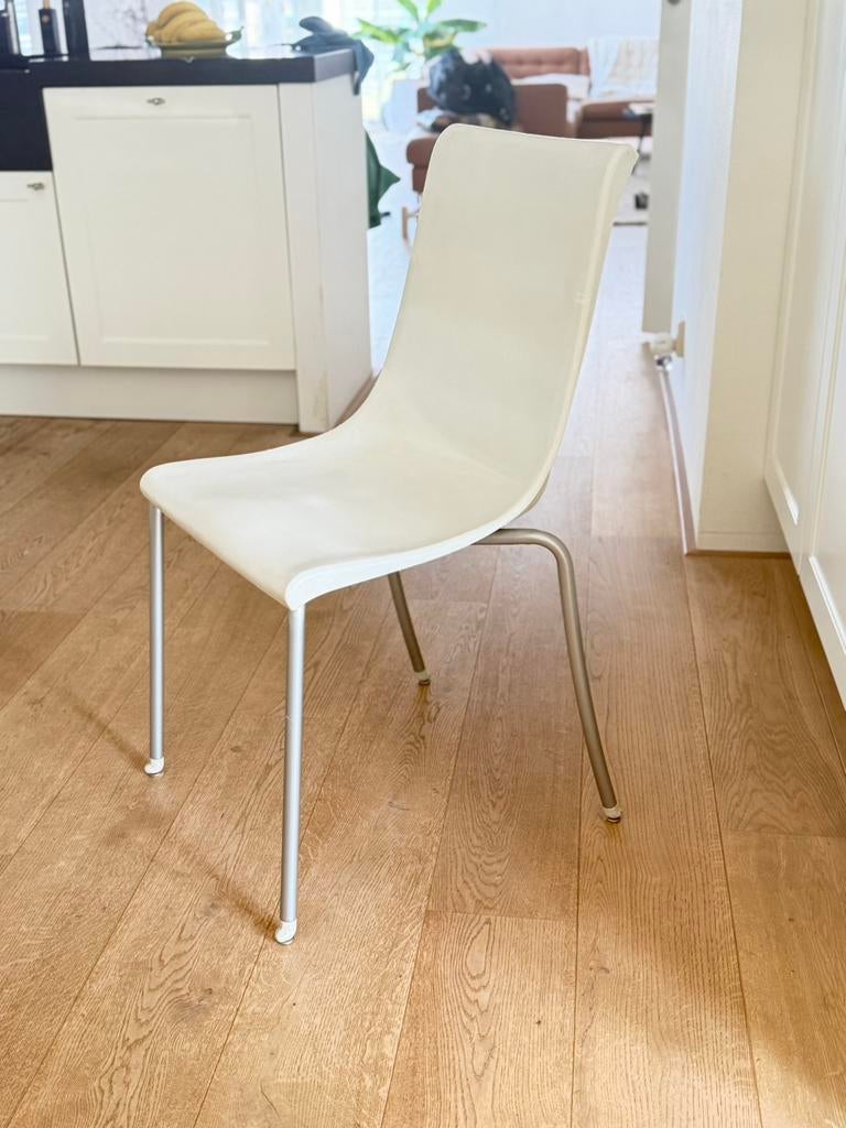 6x witte oerdegelijke stapelbare italiaanse design stoelen, Ophalen, Zo goed als nieuw, Wit, Vijf, Zes of meer stoelen