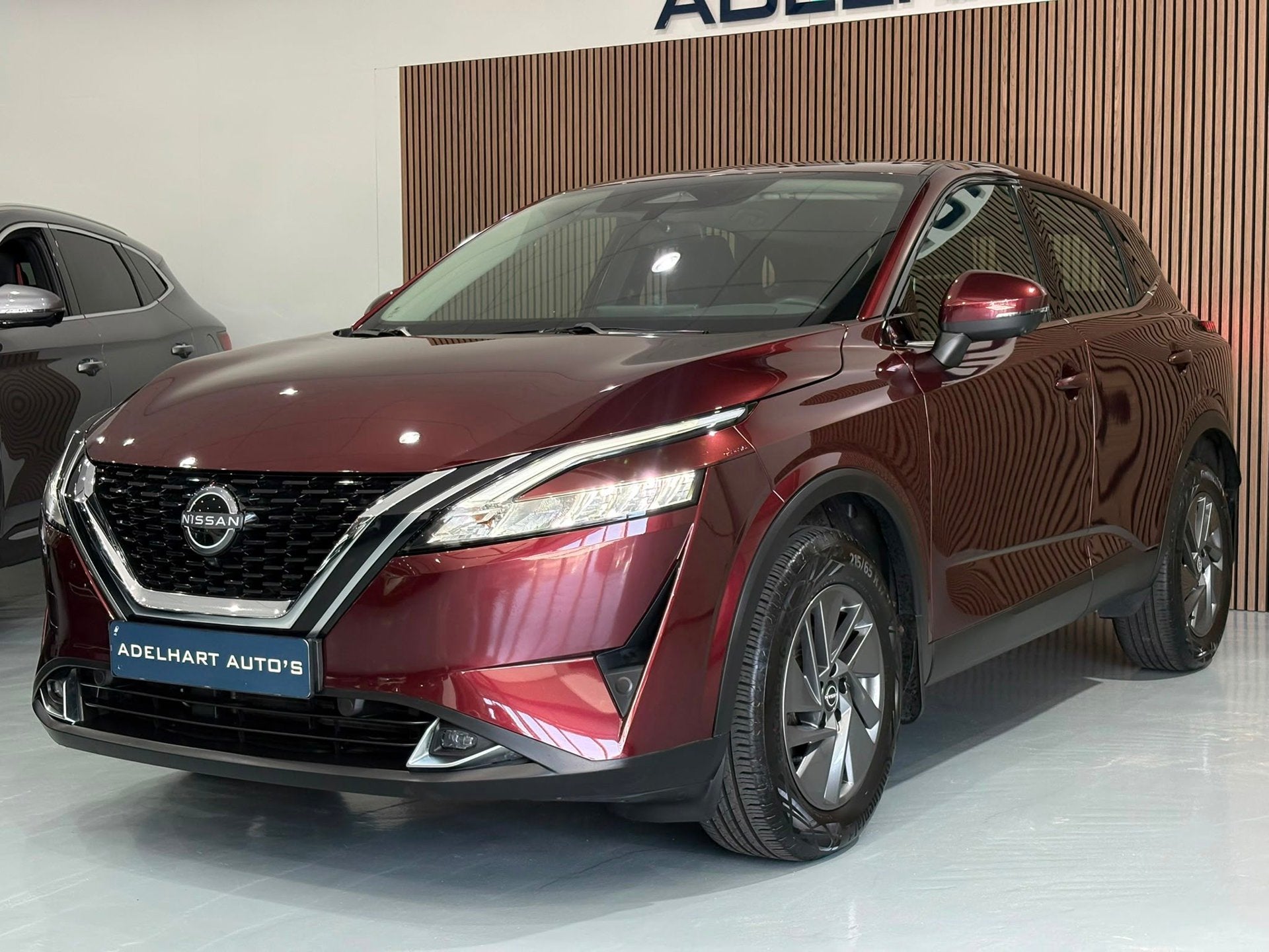 Nissan Qashqai 1.3 MHEV Business Design 158 PK / Navigatie f, Dealer onderhouden, Gebruikt, 4 cilinders, Verwarmde buitenspiegels