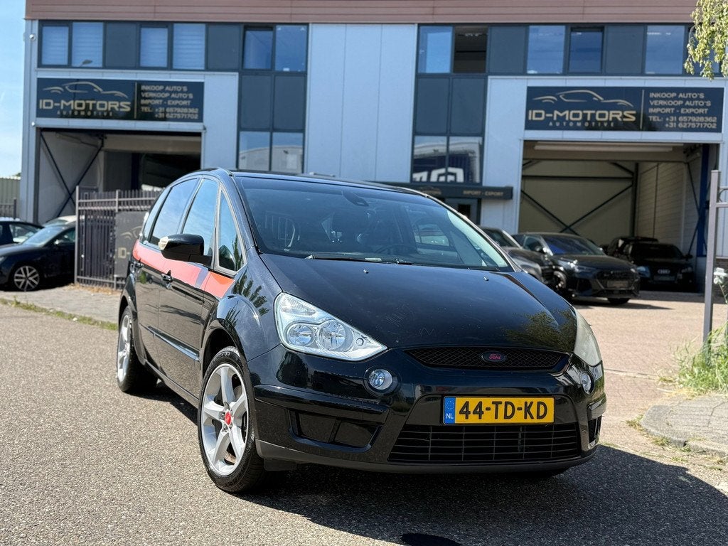 Ford S-Max 2.0-16V Luxe uitvoering 7 persoons Trekhaak, Auto's, Ford, Voorwielaandrijving, Gebruikt, 1505 kg, Automatische klimaatregeling