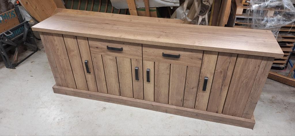 Eiken buffetkast/Dressoir - 240x48x91 cm, Ophalen, Eikenhout, Zo goed als nieuw, 200 cm of meer