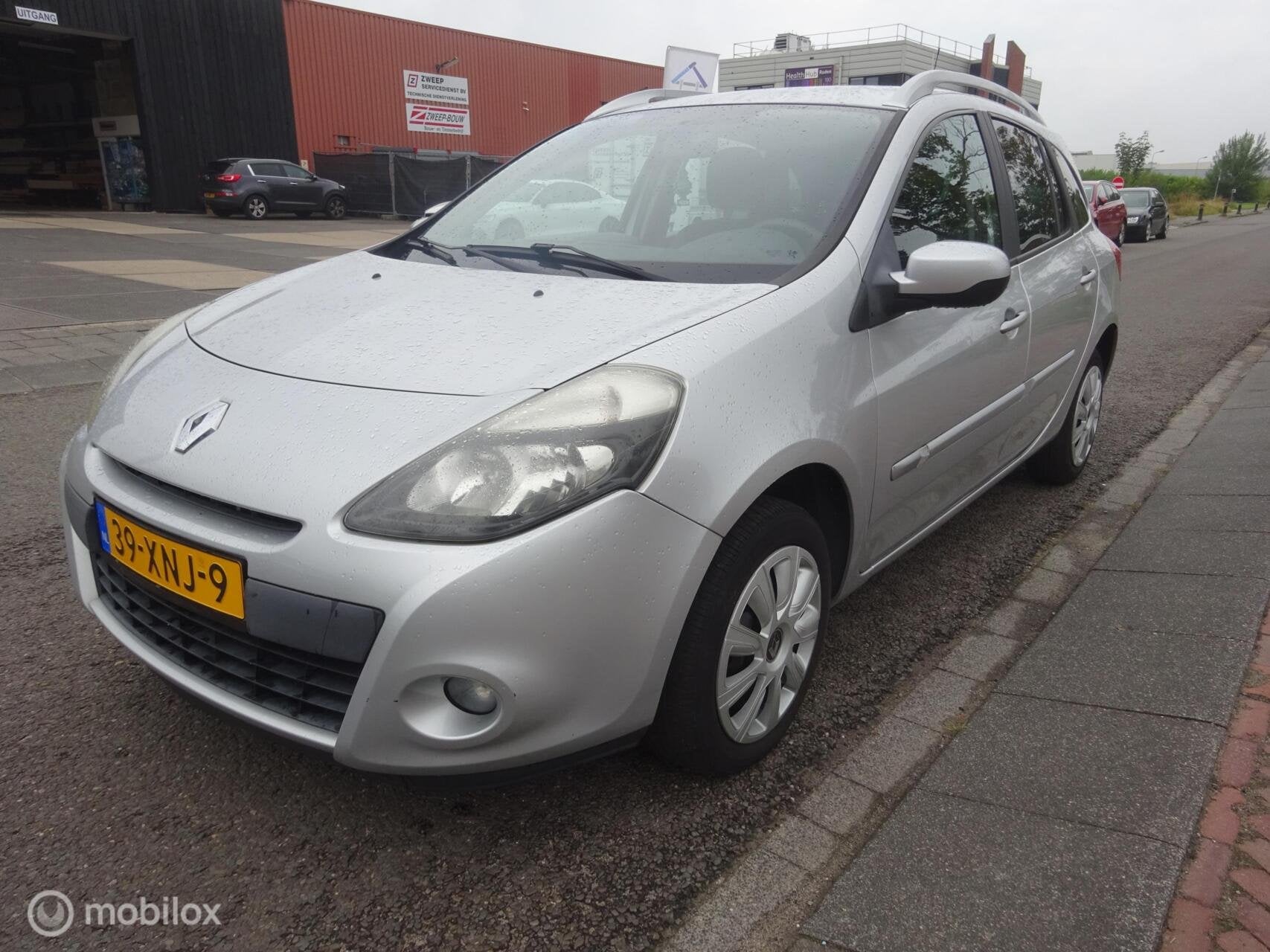 Renault Clio Estate 1.2-16V Collection, Auto's, Voorwielaandrijving, Euro 5, 535 kg, Gebruikt