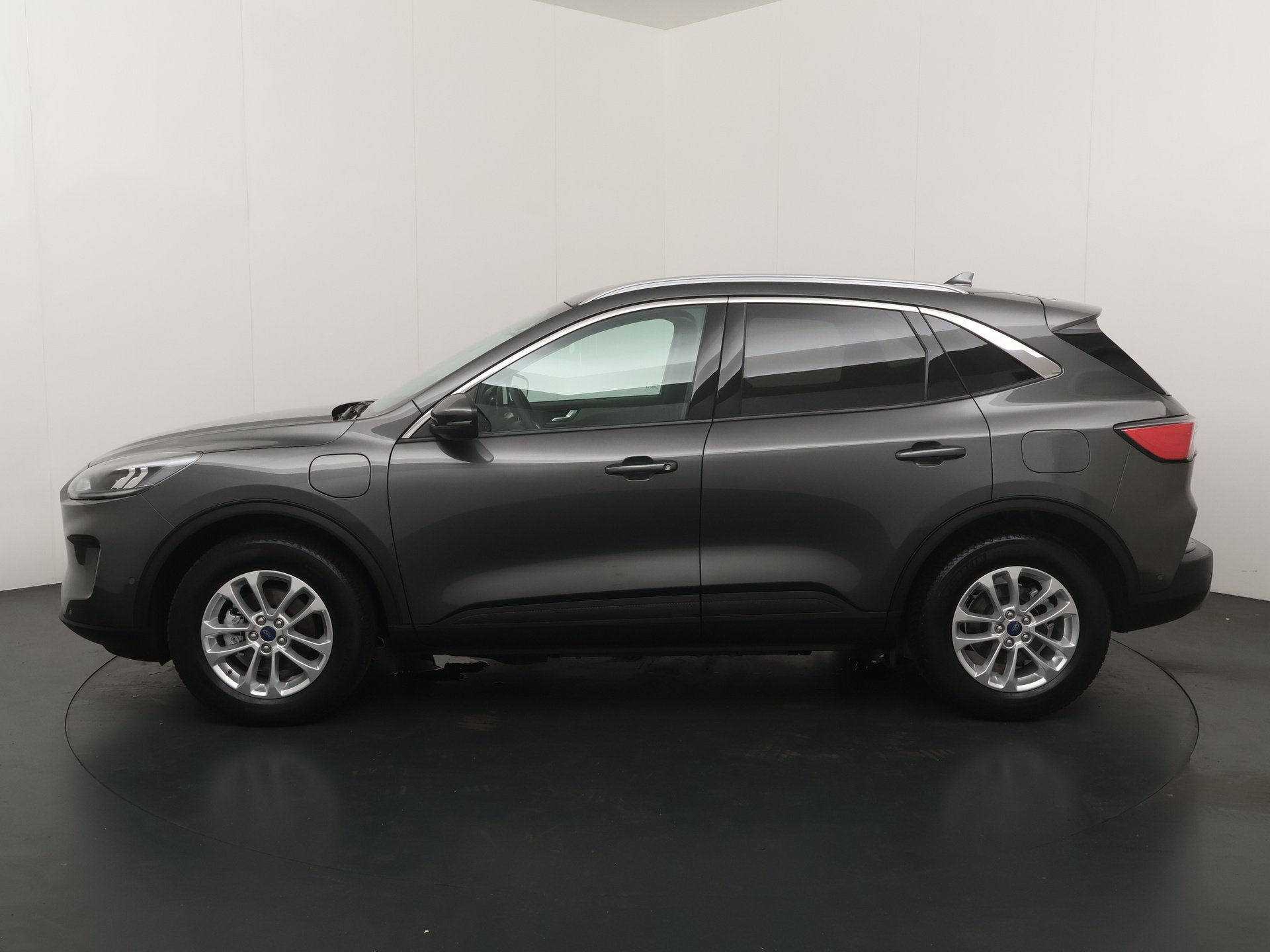 Ford Kuga 2.5 PHEV 225 pk Titanium | Trekhaak | SOH 95,2% |, Gebruikt, 4 cilinders, Hybride Elektrisch/Benzine, Kuga