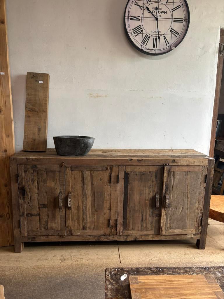 Robuust oud hout Dressoir 170cm breed, Ophalen, Hoevesteenwijkerwold@gmail.com, Hesselingendijk 1, 8341TP Steenwijkerwold, Hoevesteenwijkerwold