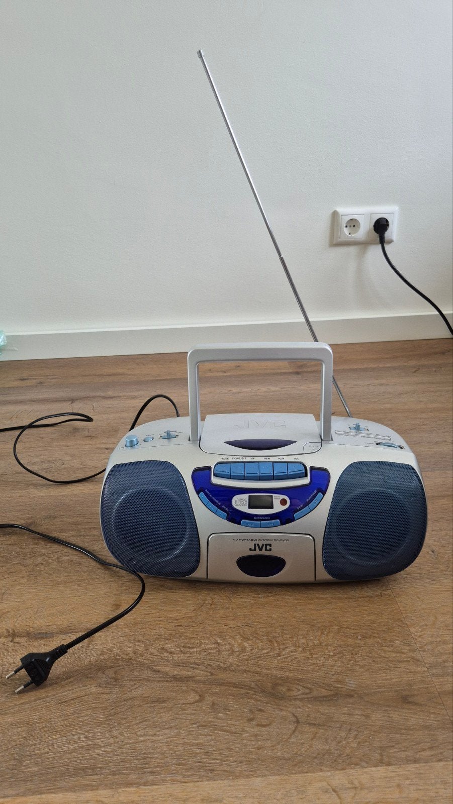 JVC radio CD System RC-BX30 Boombox met CD en Cassette, Ophalen, Gebruikt, Radio, Met cd-speler