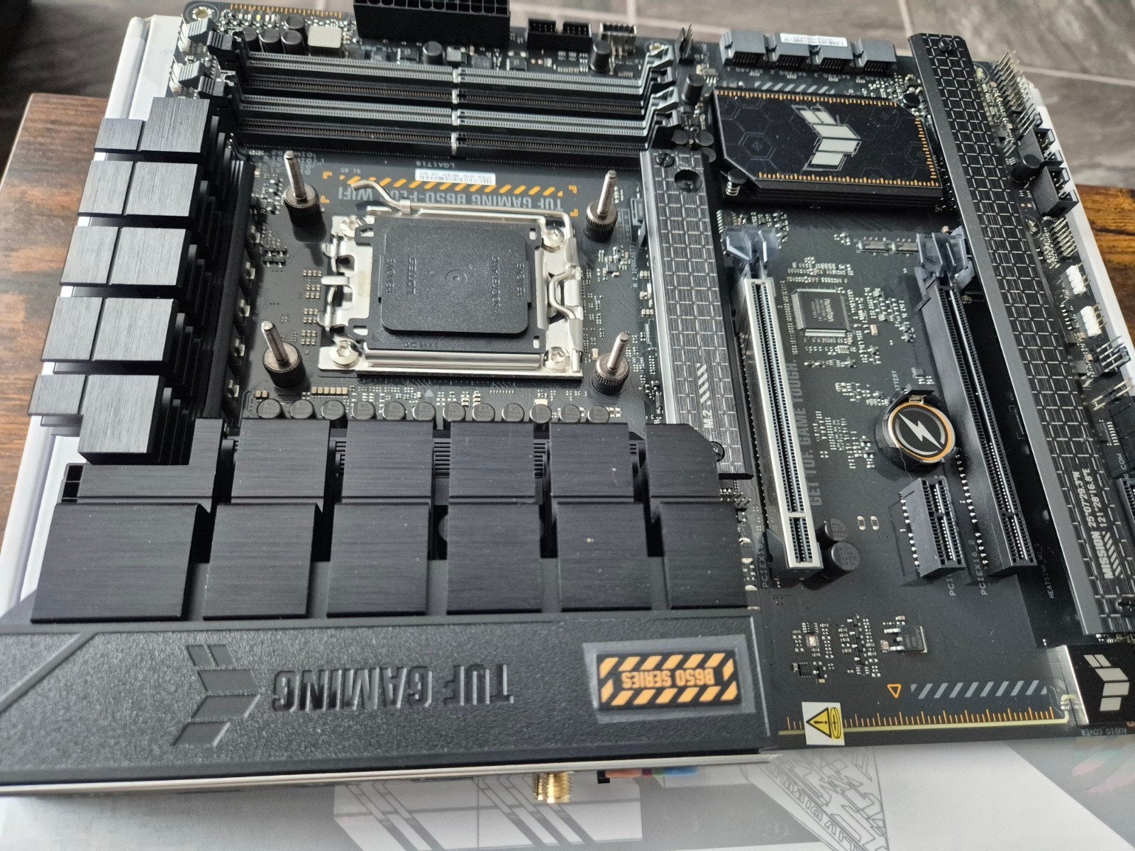 Asus TUF Gaming B650 - Plus Wifi met Aio 360 Corsair, Ophalen, Zo goed als nieuw, DDR5