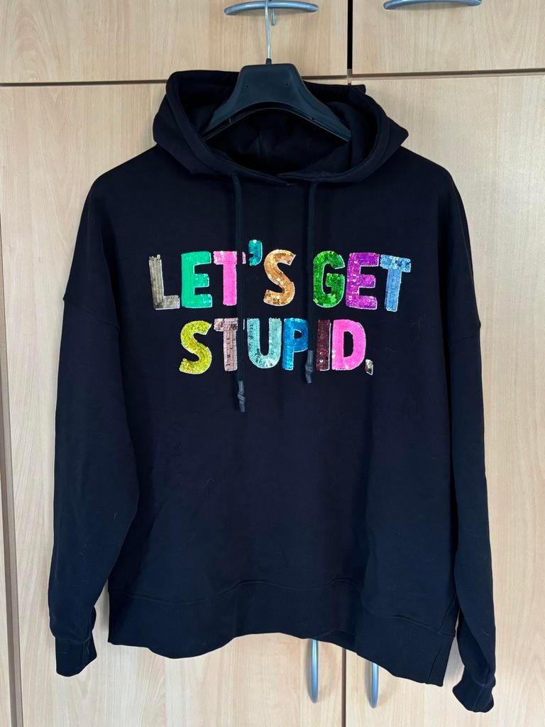 Zwarte hoody met gekleurde letters, Verzenden, Zo goed als nieuw, Maat 38/40 (M), Zwart