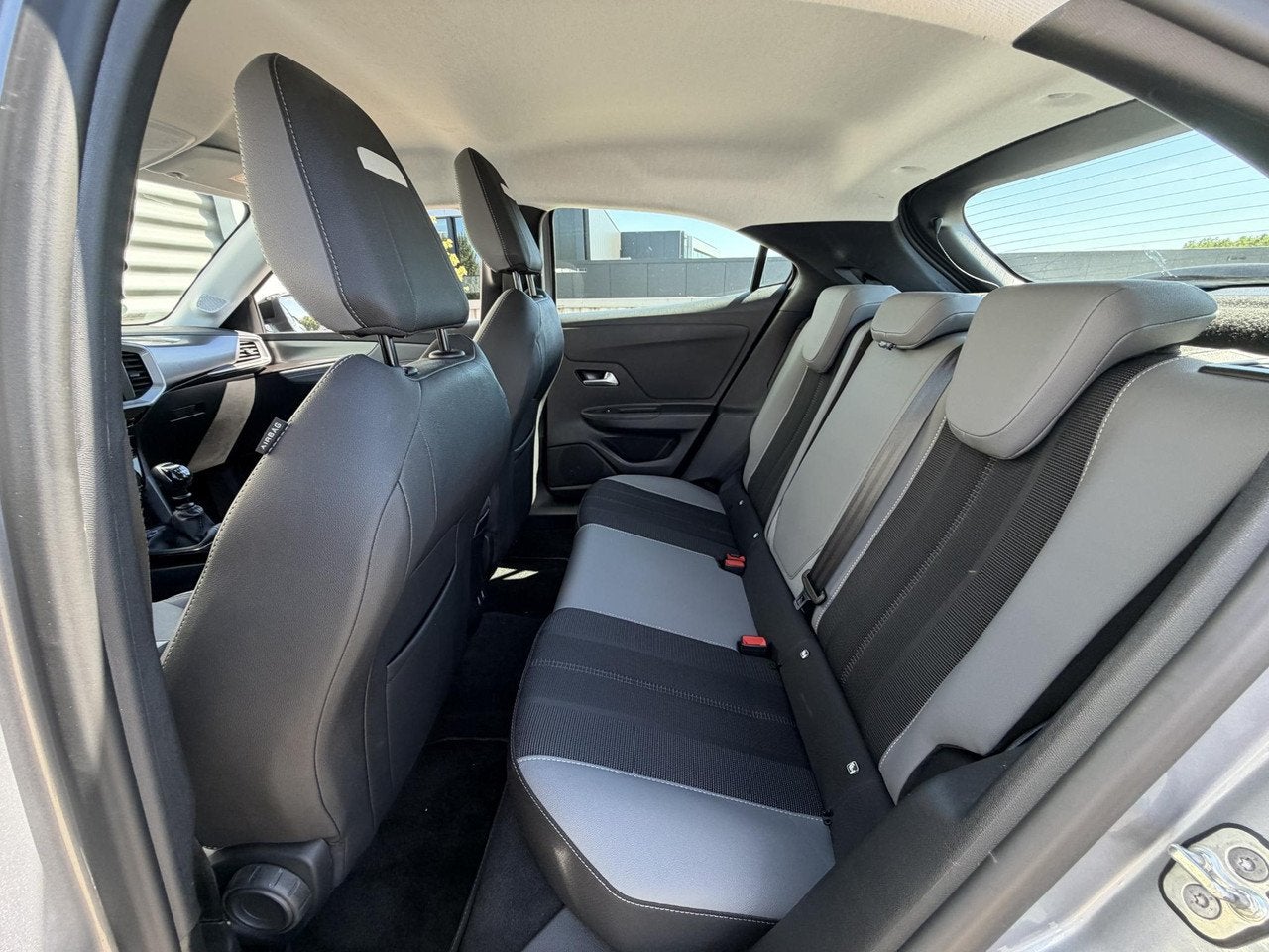 Foto 25 van Opel Mokka 1.2 Level 3 100 PK | Handgeschakeld | Achteruitri