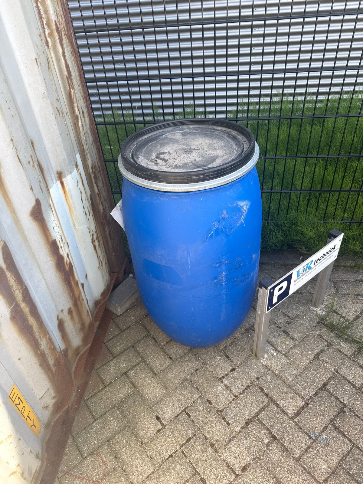 Blauwe kunststof ton met deksel, Ophalen of Verzenden, Gebruikt