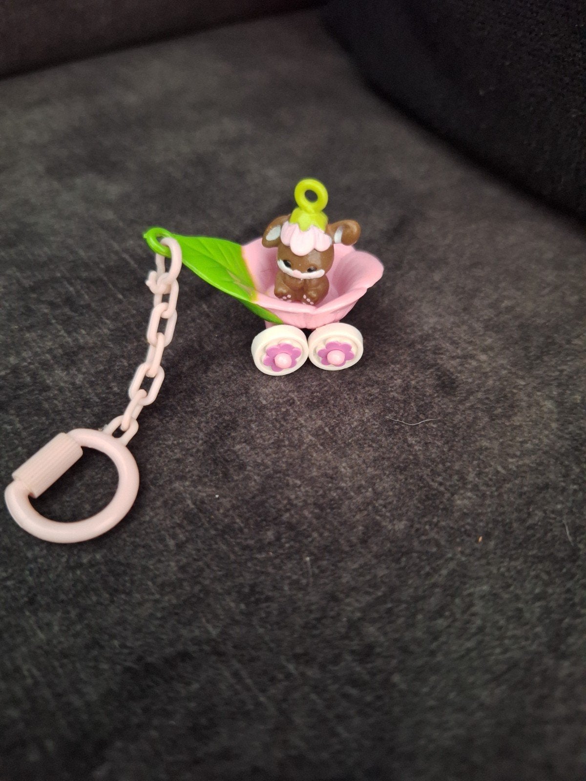 Hasbro Charmkins Dufti's Huppel Haas en Bloemenwagen, Verzenden, Zo goed als nieuw