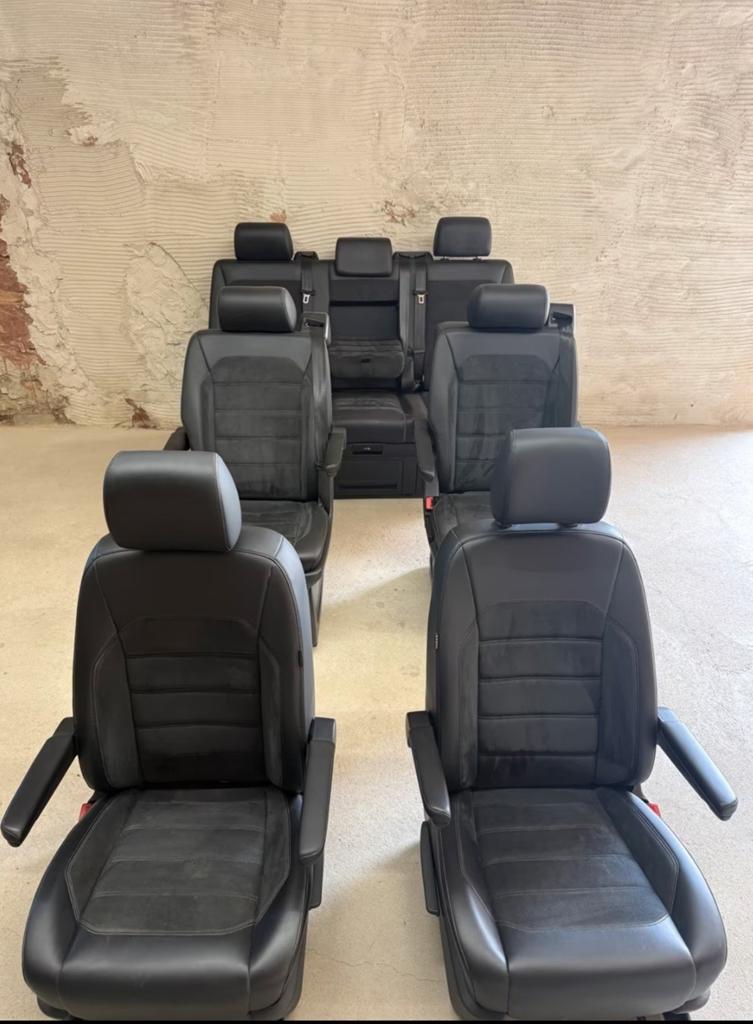 Vw t6 multivan bekledingsset compleet met slaapbank camper, Caravans en Kamperen, Camper-accessoires, Ophalen of Verzenden, Zo goed als nieuw