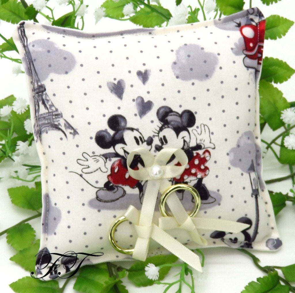 Super mooie Mickey en Minnie retro look bruiloft ring kussen, Ophalen of Verzenden, Nieuw, Versiering, Geboorte of Huwelijk