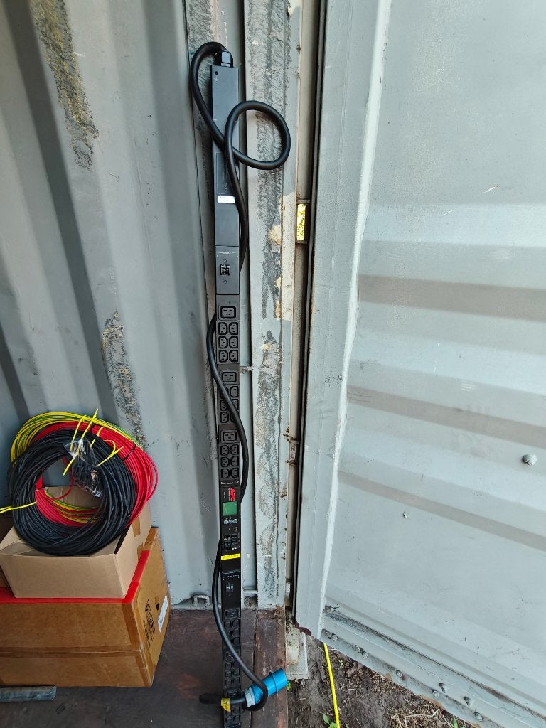 APC AP8853 PDU 32A, Computers en Software, Serverkasten, Ophalen, Gebruikt