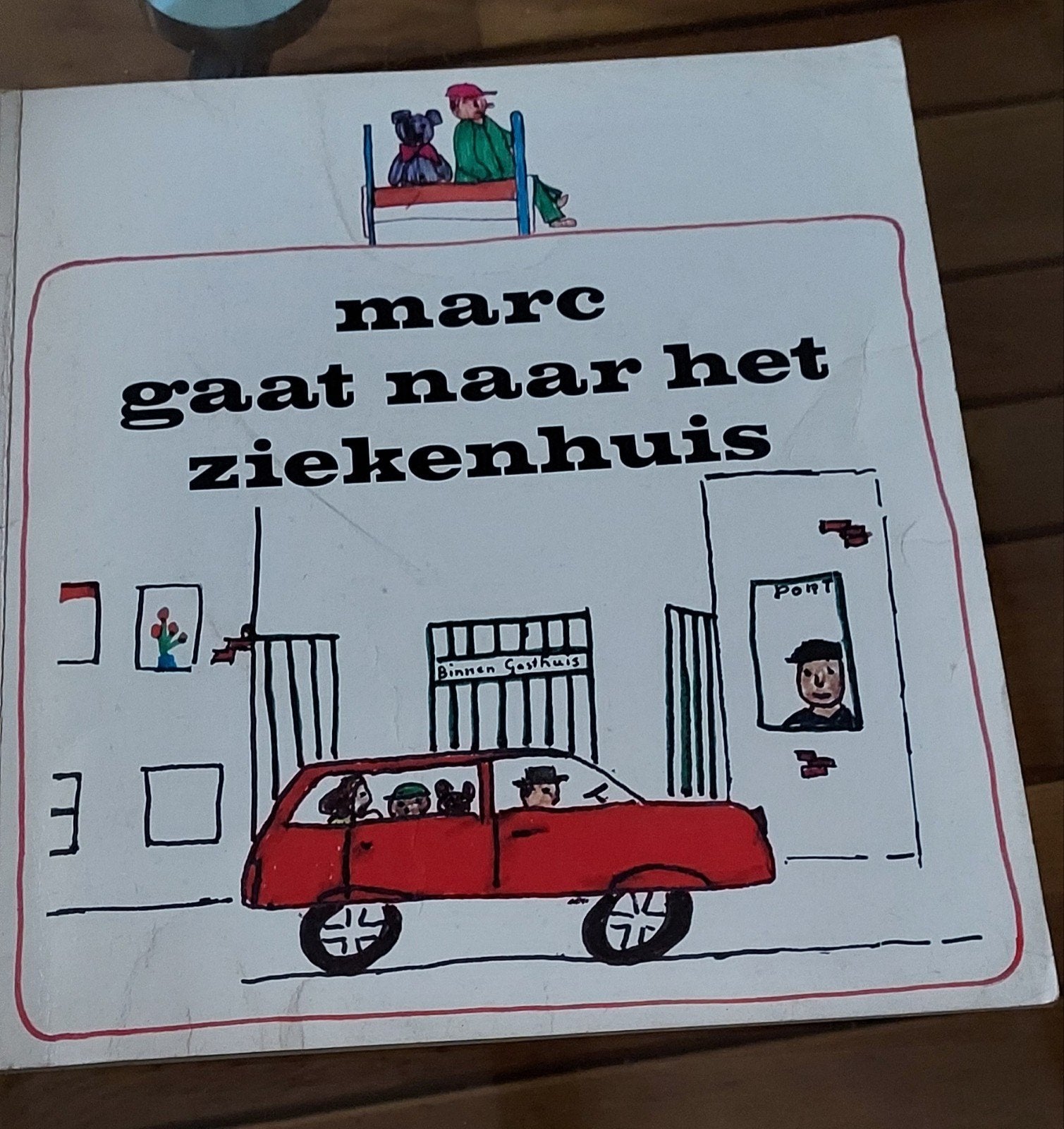 Marc gaat naar het ziekenhuis" (1974), Gelezen, Non-fictie, Ophalen of Verzenden, Philps duphar