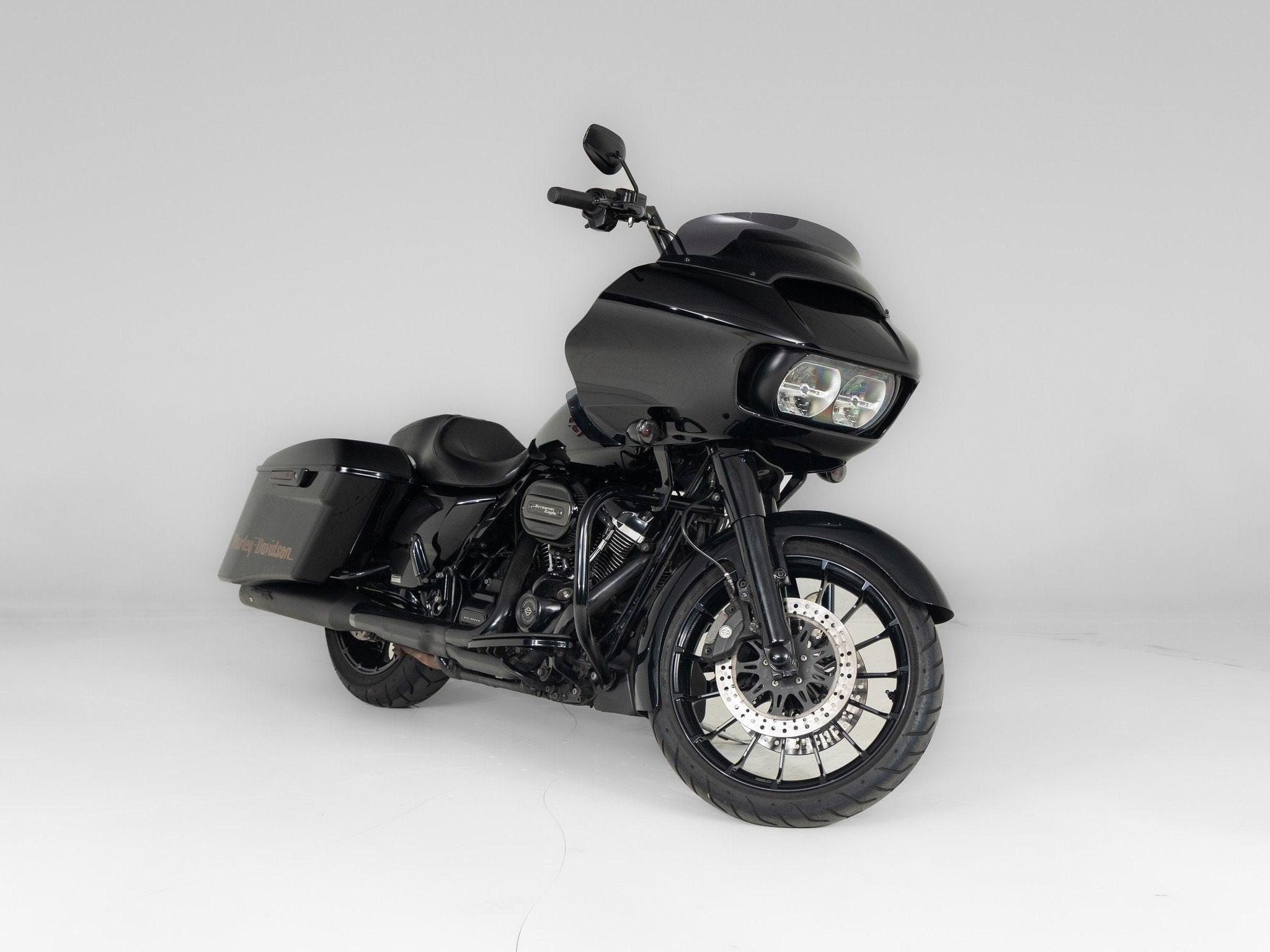 Harley-Davidson FLTRXS Road Glide Special (bj 2016), Bedrijf, Toermotor, Laan van Vredenoord 33
2289 DA  Rijswijk ZH, NL, 1868 cc