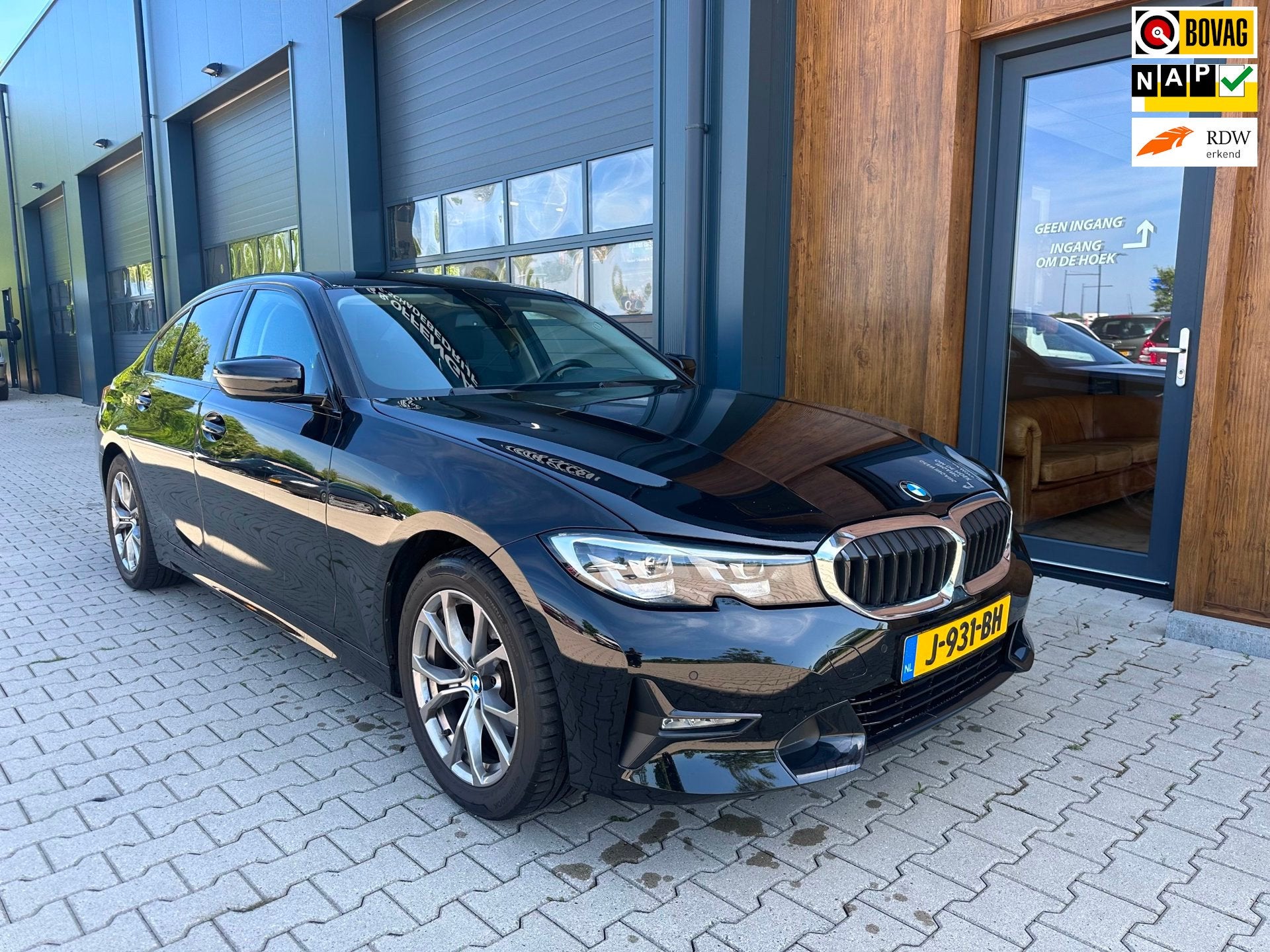 BMW 3-serie 320i Executive Edition l trekhaak l pdc l, Auto's, Automaat, 1998 cc, Achterwielaandrijving, Gebruikt