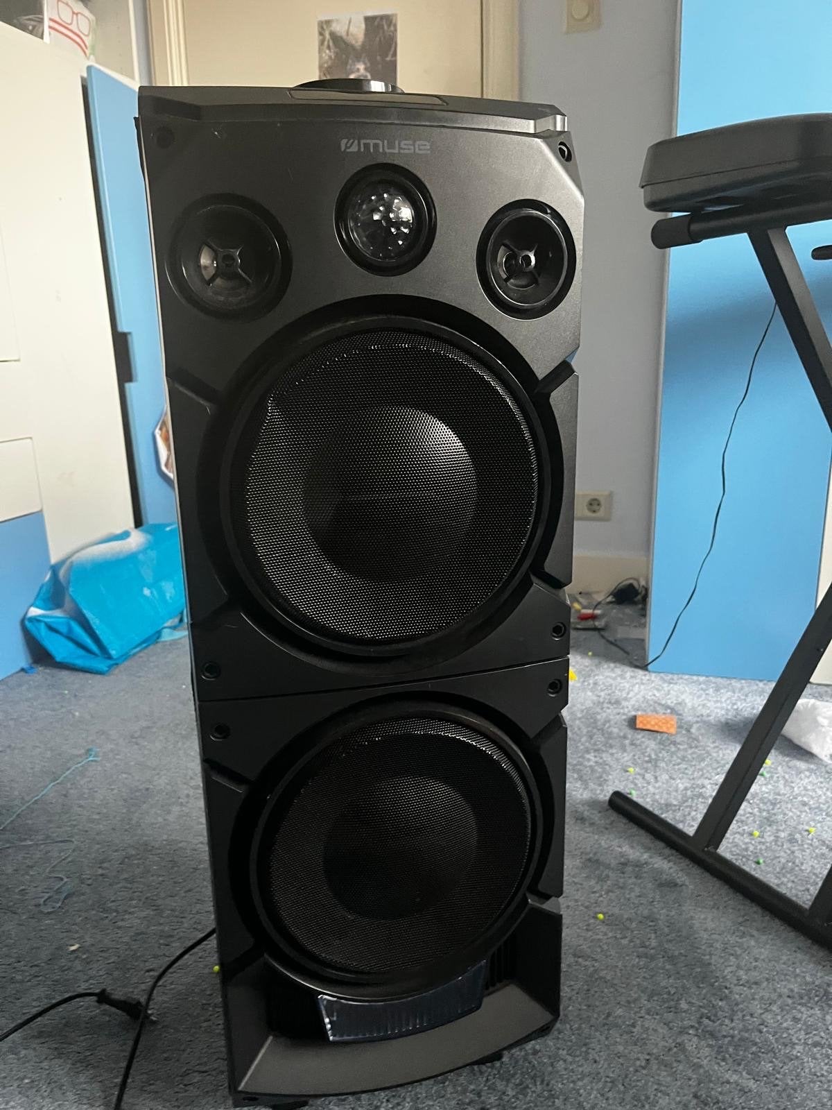 Muse Party Speaker met Lichteffecten en Microfoon Ingangen