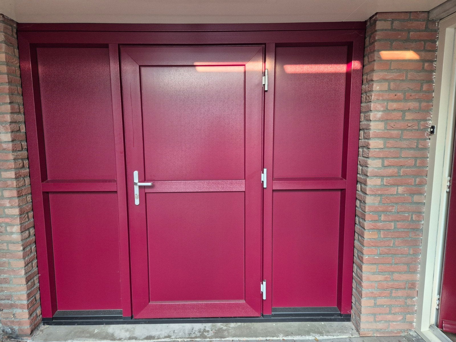 Kunststof Garagedeur 240x215cm - Zo goed als nieuw, Kunststof, Gebruikt, Garagedeur, Ophalen of Verzenden