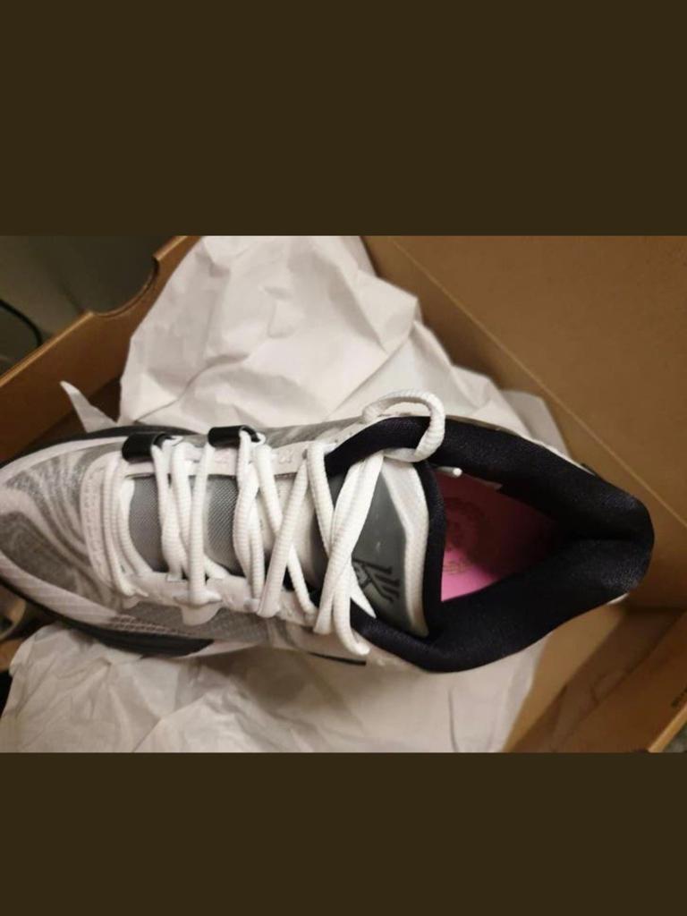 TE koop Nike kyrie  Nieuw, Ophalen, Nieuw, Schoenen