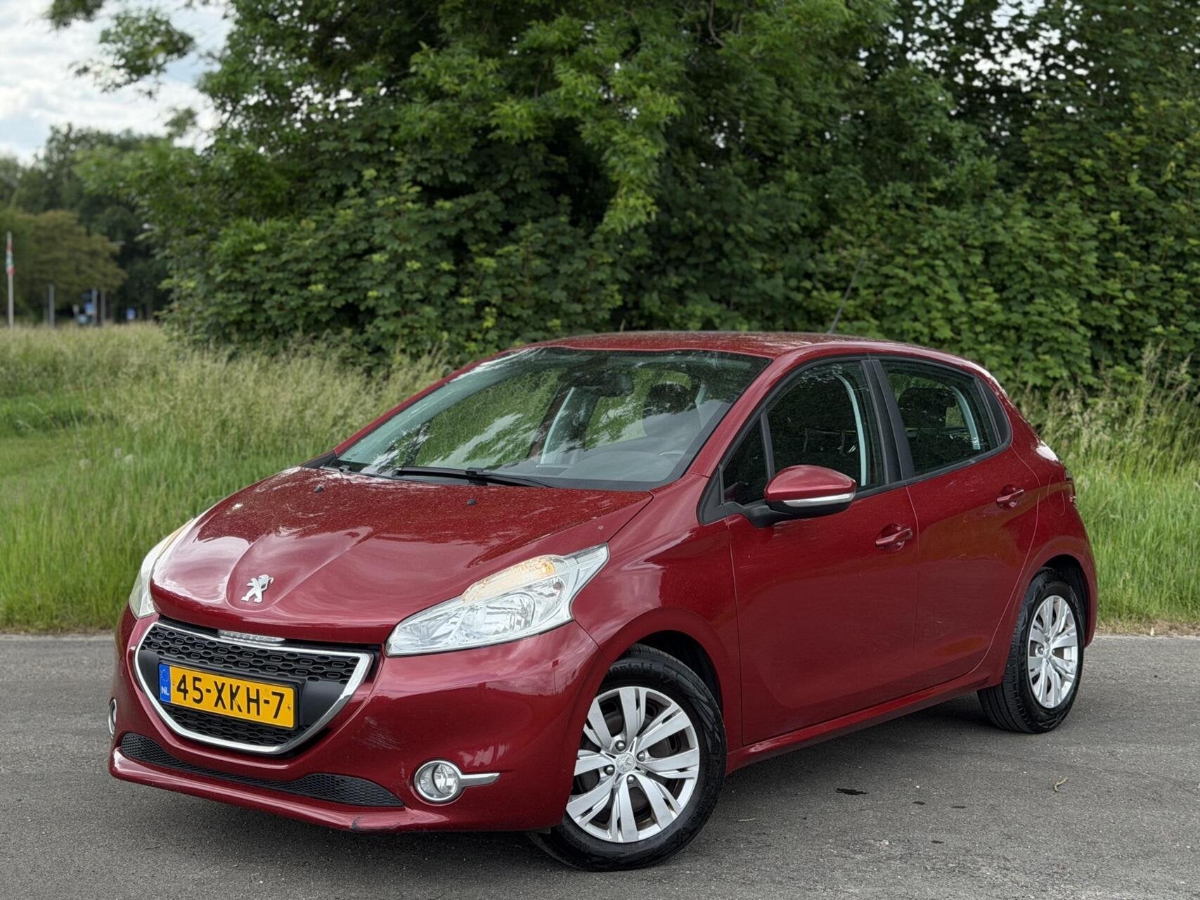 Peugeot 208 1.4 VTi Active 5Deurs/Navi/Pdc/Cruise/Airco/Trek, Voorwielaandrijving, Euro 5, 40 €/maand, Electronic Stability Program (ESP)