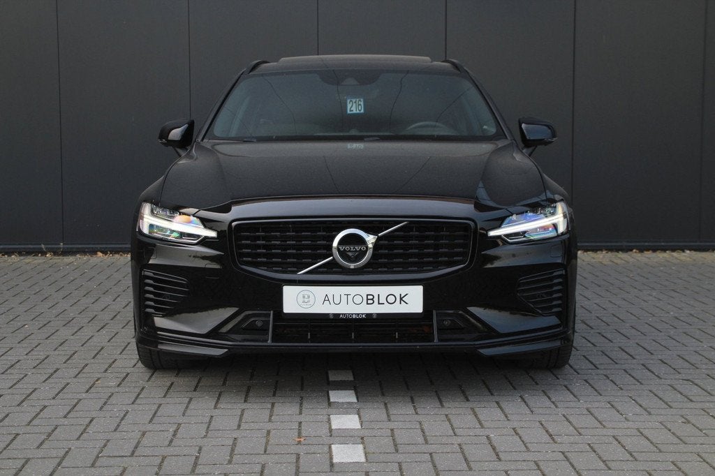 Volvo V60 2.0 T8 Recharge AWD R-Design | Bowers & Wilkins |, Auto's, Volvo, Automaat, Gebruikt, Zwart, 4 cilinders