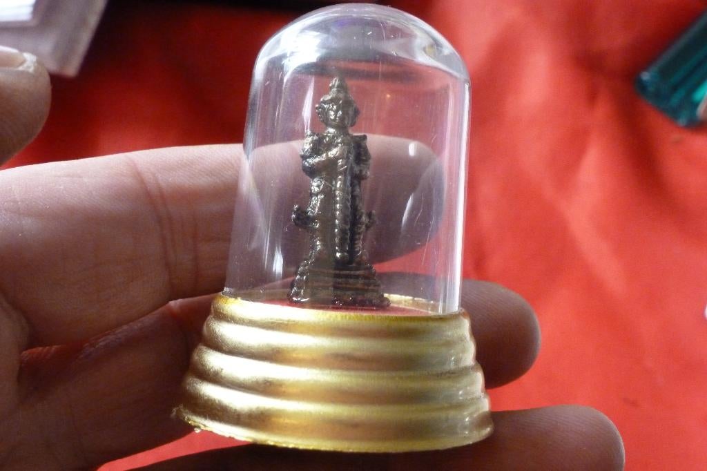 Thaise Amulet - 4x verschillende in mooie stolp 4 bij 5,5 c, Overige materialen, Overige voorstellingen, Nieuw, Ophalen of Verzenden