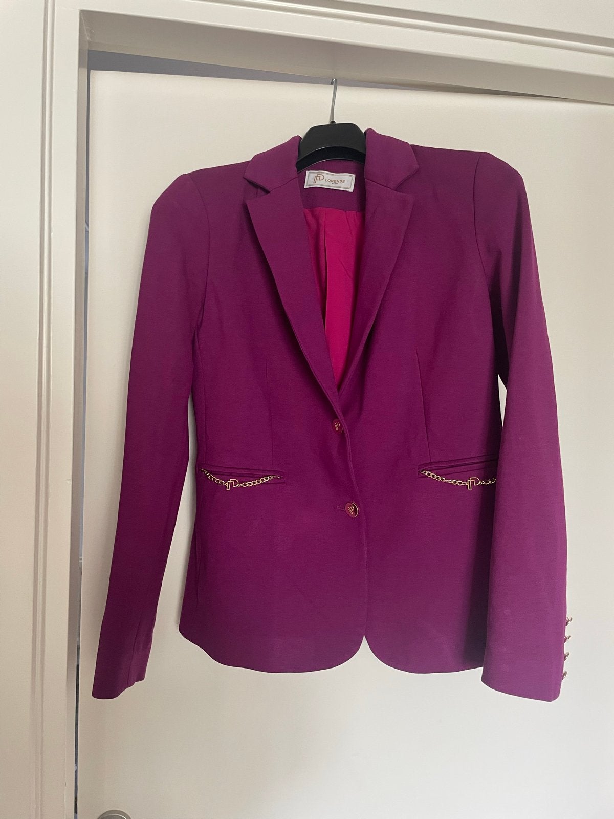 Paarse blazer van Lorense met gouden details - Maat xs, Maat 38/40 (M), Paars, Ophalen of Verzenden, Zo goed als nieuw
