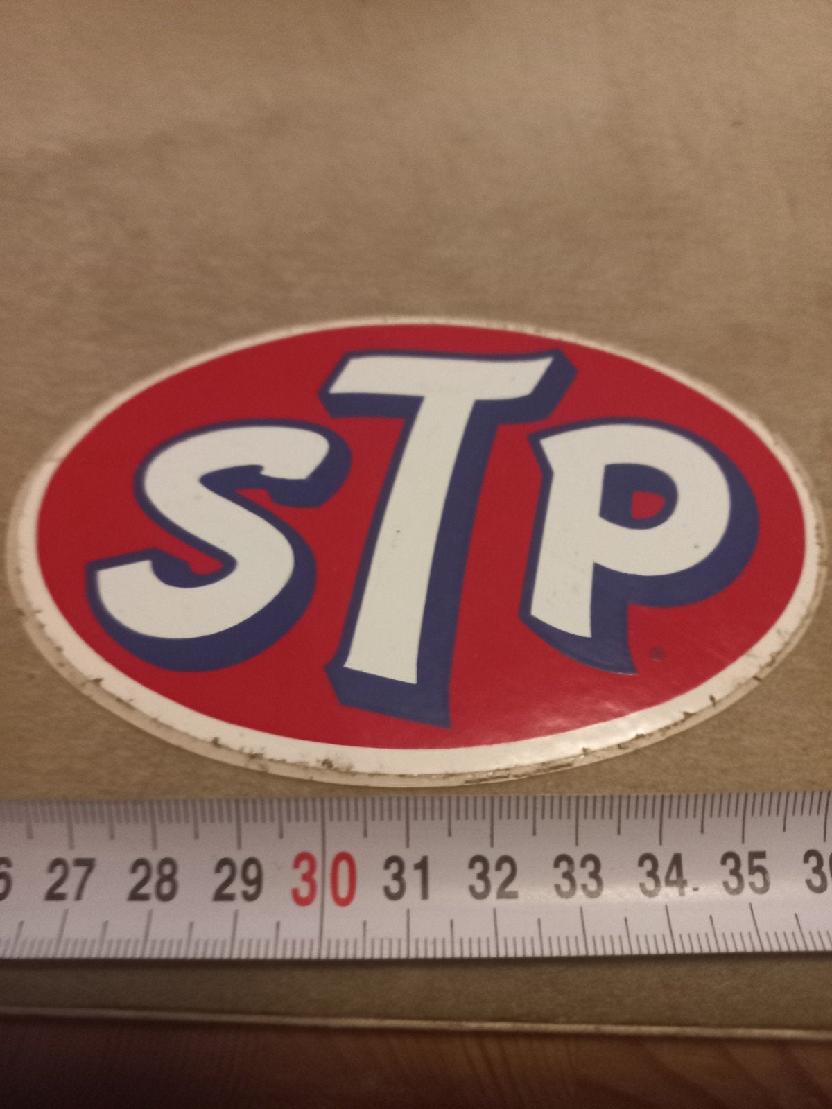 Vintage STP Sticker - Klassieke Auto, Verzamelen, Stickers, Ophalen of Verzenden