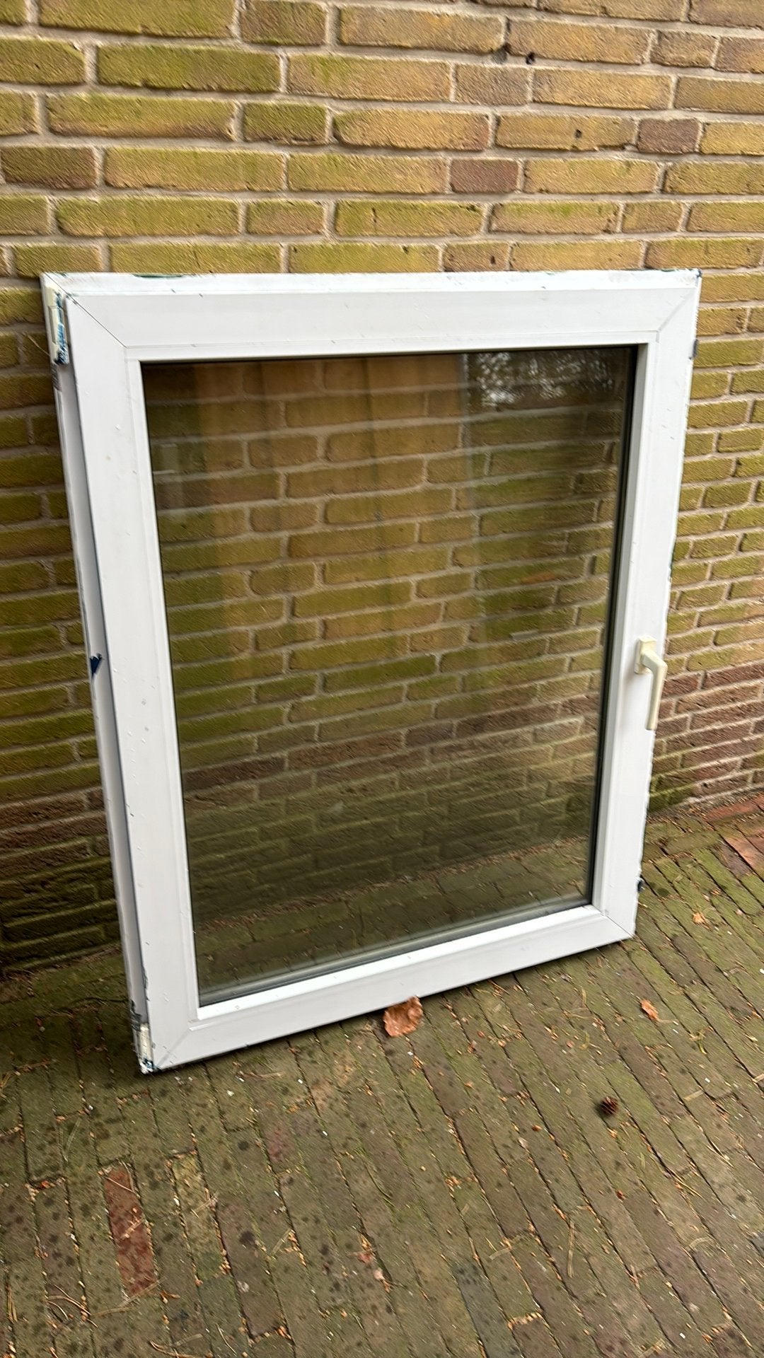 Kunstof draai/kiep raam 95br-120hg, Kunststof, Raamkozijn, Zo goed als nieuw, Ophalen