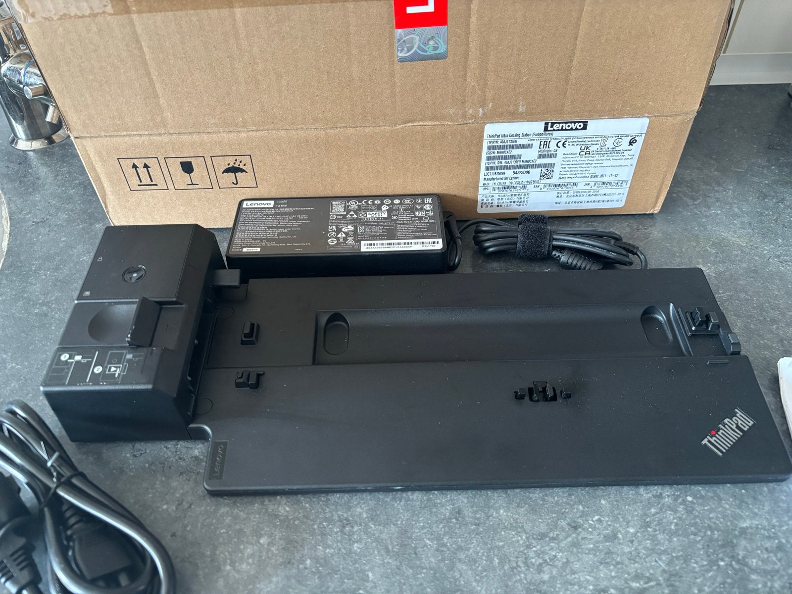 Lenovo ThinkPad Ultra Docking Station 135W - Nieuw, Ophalen of Verzenden, Nieuw, Docking station, Laptop