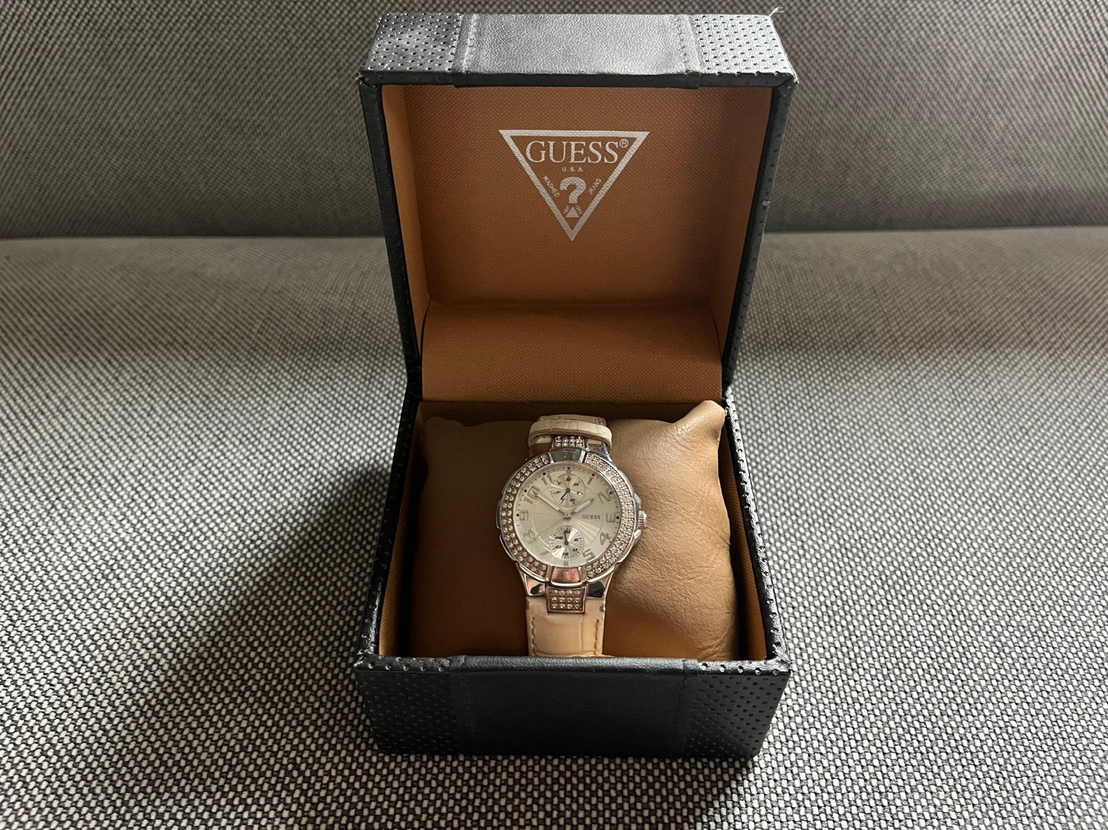 Guess dameshorloge leuk horloge met Swarovski kristallen, Staal, Guess, Polshorloge, Ophalen of Verzenden