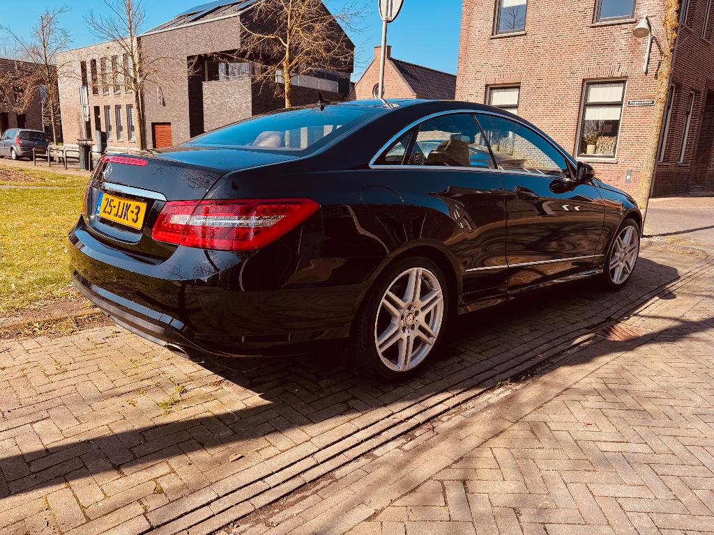 Mercedes-Benz E-Klasse 3.5 E350 CGI Coupe AUT 2009 Zwart AMG, Automaat, Euro 5, Achterwielaandrijving, 1800 kg