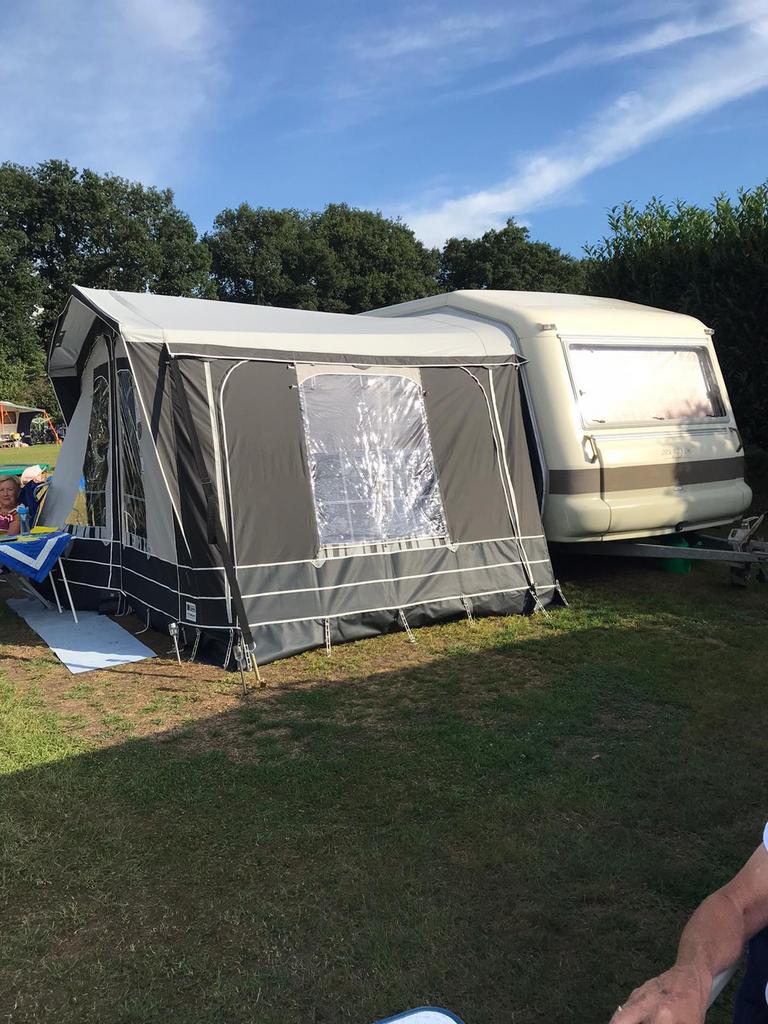 Avento 350 royal deluxe caravan, Caravans en Kamperen, Caravans, Standaardzit, 750 - 1000 kg, Particulier, Tot 4 meter