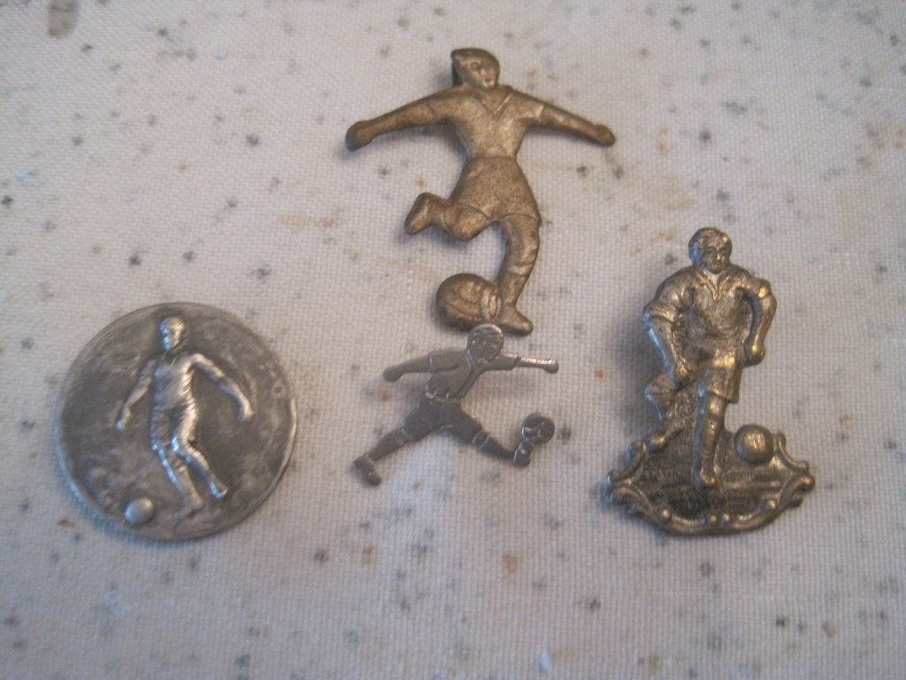 voetballers, Verzamelen, Speldjes, Pins en Buttons, Ophalen of Verzenden, Gebruikt