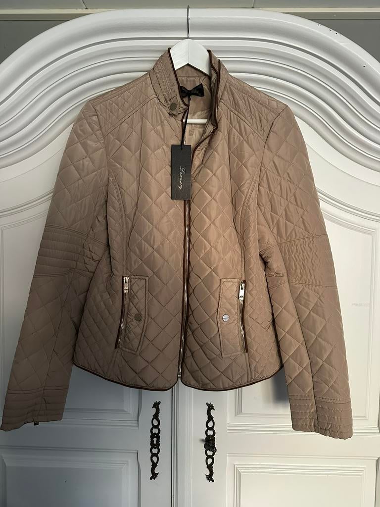 Jasje Lexxury, maat L (valt klein), Kleding | Dames, Ophalen of Verzenden, Nieuw, Maat 38/40 (M), Beige