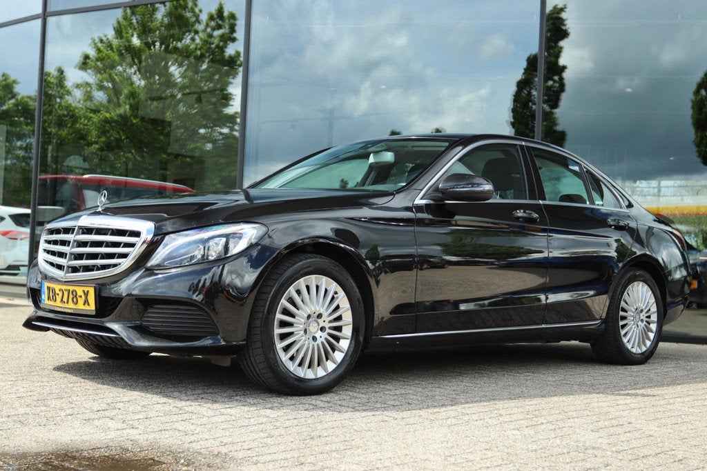 MERCEDES-BENZ C-KLASSE 180 LEASE EDITION AUT. | TREKHAAK | L, Auto's, Mercedes-Benz, Automaat, Euro 6, Zwart, Sedan