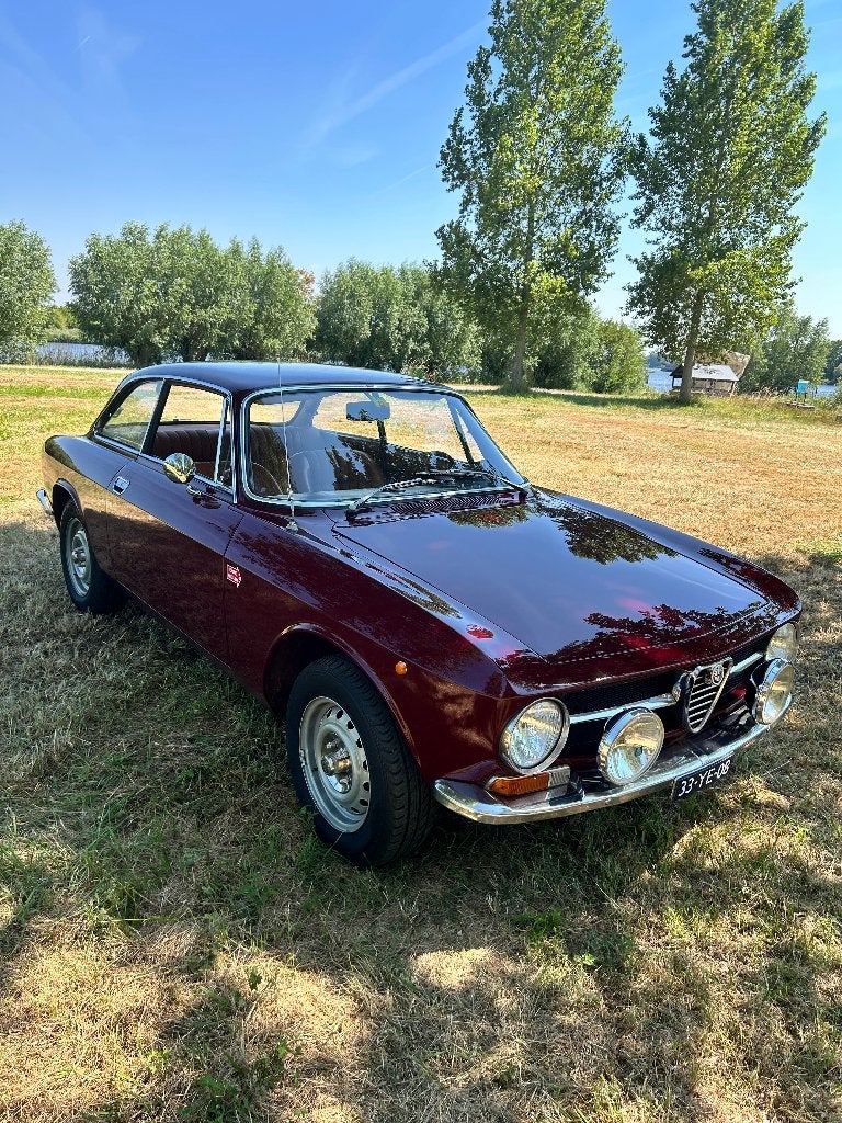 Alfa Romeo Alfa-romeo 1976 Rood, Auto's, Alfa Romeo, Achterwielaandrijving, Beige, 4 cilinders, 4 stoelen