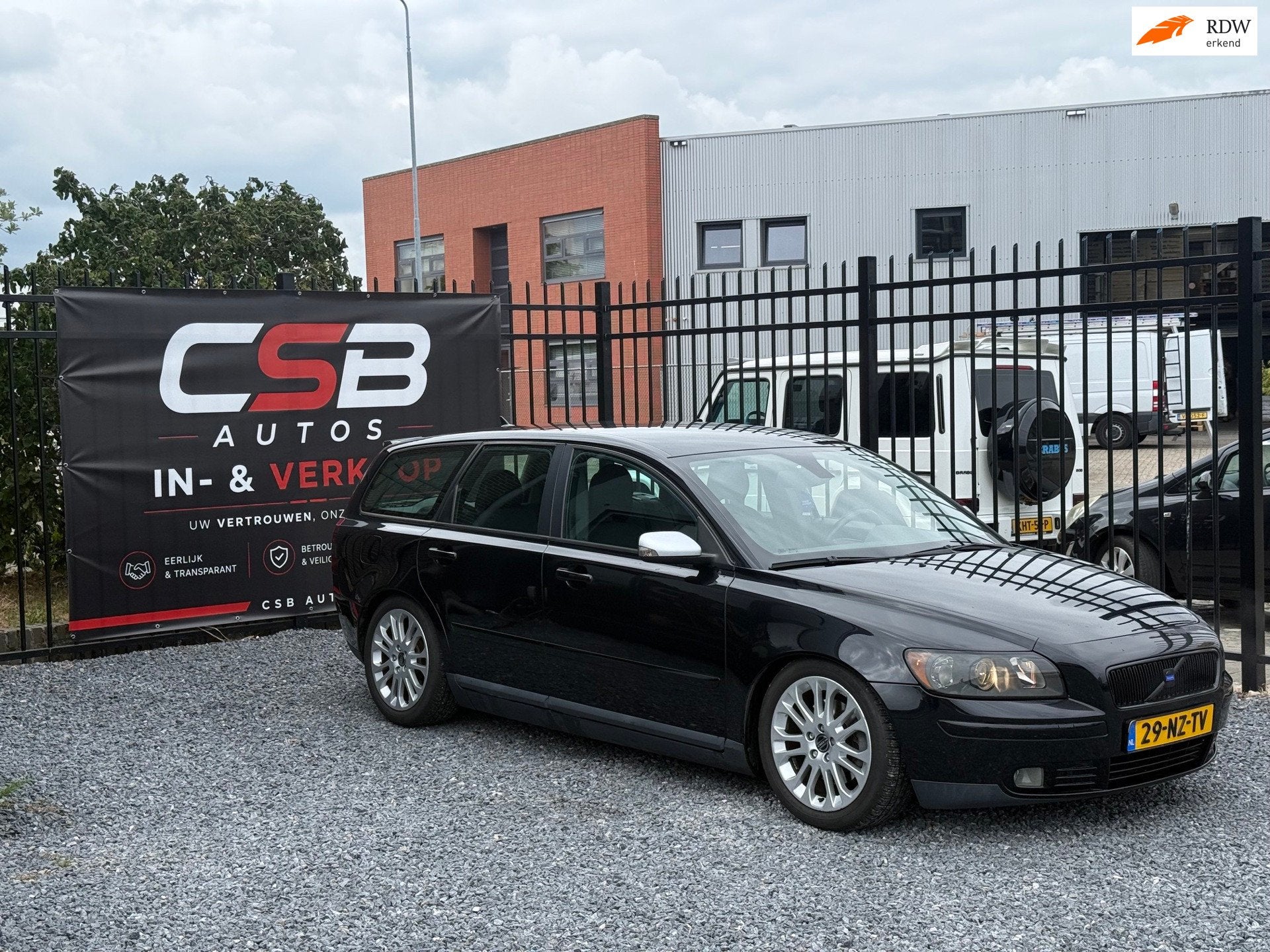 Volvo V50 2.4i Elite AIRCO!APK2027!KOOPJE!, Auto's, Volvo, Automatische klimaatregeling, Stof, Gebruikt, Zwart