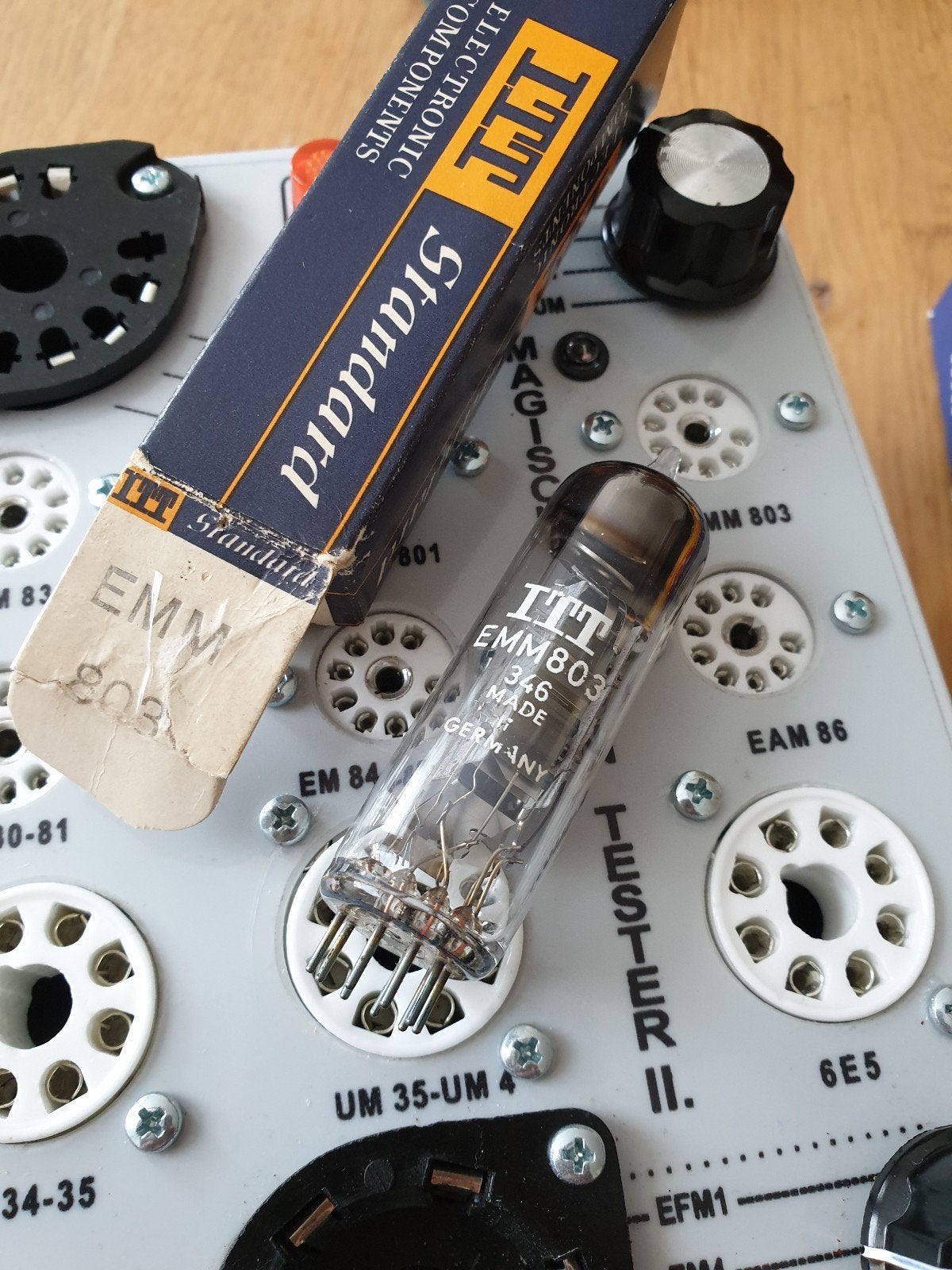 Nieuwe EMM803 radiobuis afstemoog stereo aanduiding, Ophalen of Verzenden