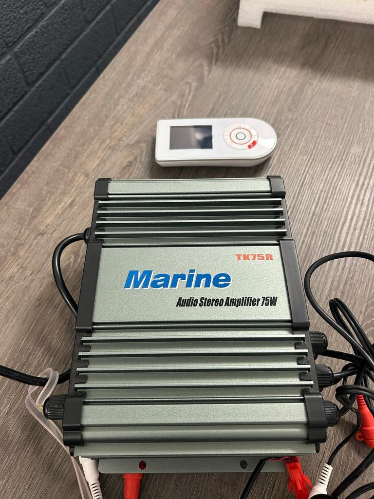 Marine Inbouw Versterker TK75R met Afstandsbediening, Gebruikt, 60 tot 120 watt, Stereo, Ophalen