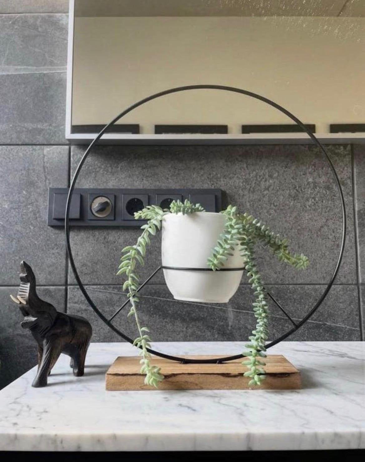 Decoratieve plantenhouder bloempot met kamerplanten, Rond, Binnen, Ophalen of Verzenden, Zo goed als nieuw