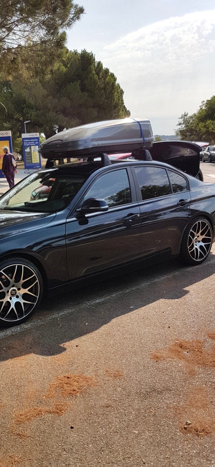Dakkoffer te koop met dakdragers voor BMW f30!, Auto diversen, Dakkoffers, Ophalen, Gebruikt