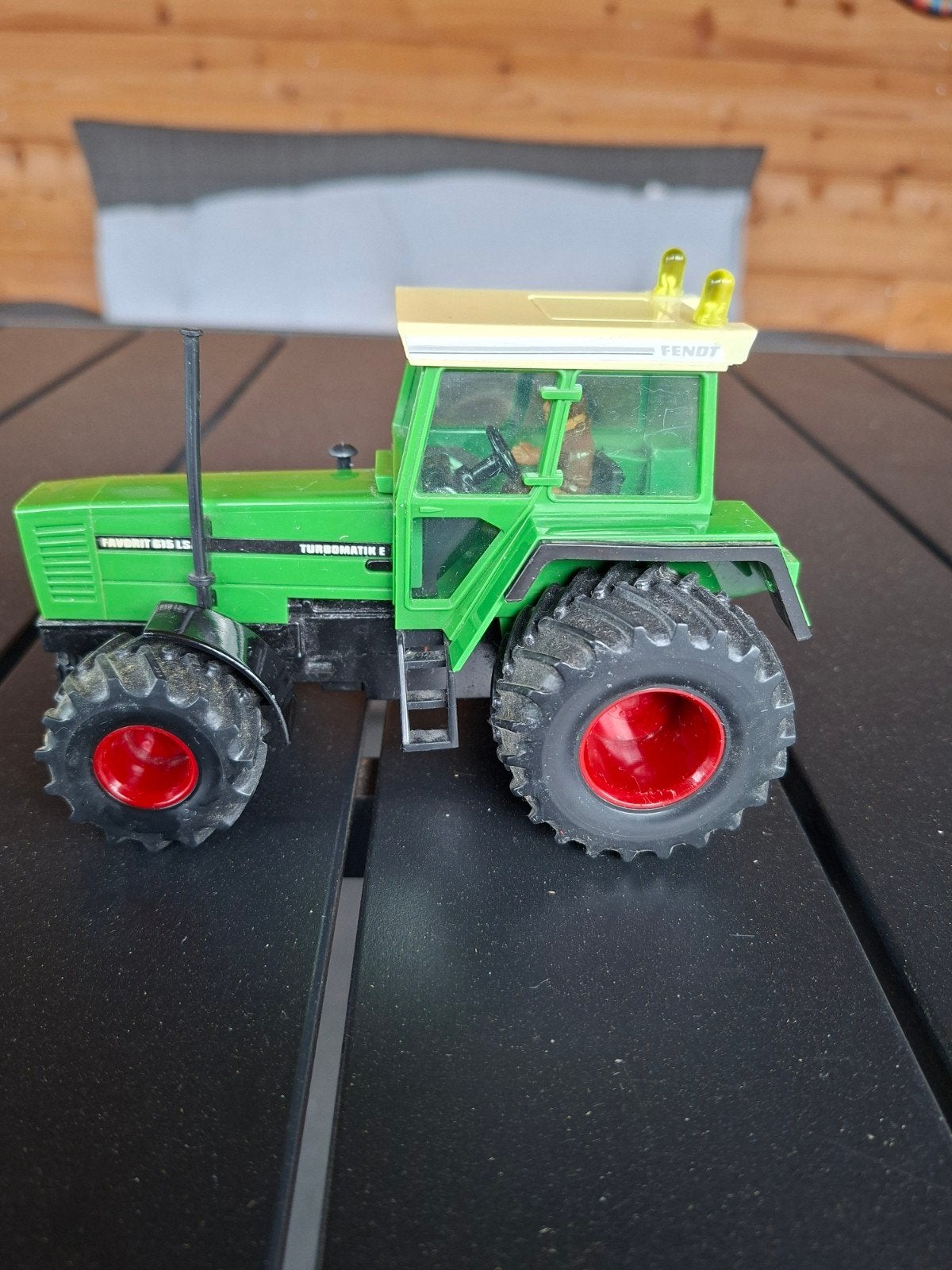 Fendt Favorit 615 LSA Turbomatik E modeltractor, Overige merken, Gebruikt, Tank, 1:32 tot 1:50