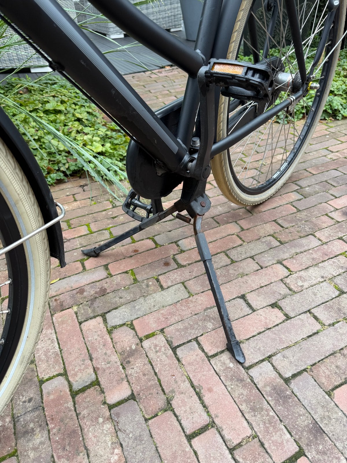 Foto 3 van Batavus PACKD Damesfiets - Mat Zwart, 3 versnellingen