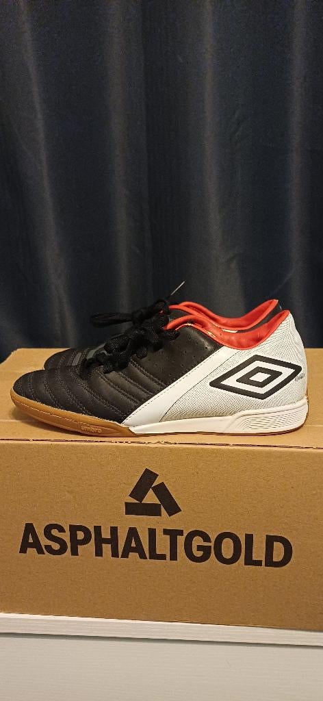 UMBRO, Ophalen, Sportschoenen, Zo goed als nieuw, Jongen