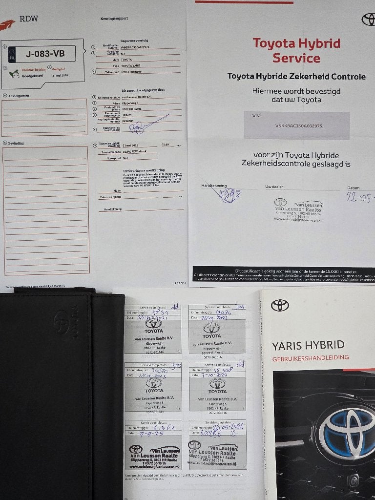 Foto 24 van Yaris Hybrid 2020 grijs Garantie Trekh, Android auto Keyless
